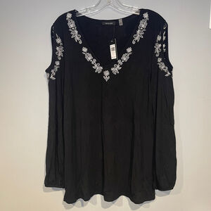 Verve Ami Women’s Size Large black & white floral embroidered cold shoulder top